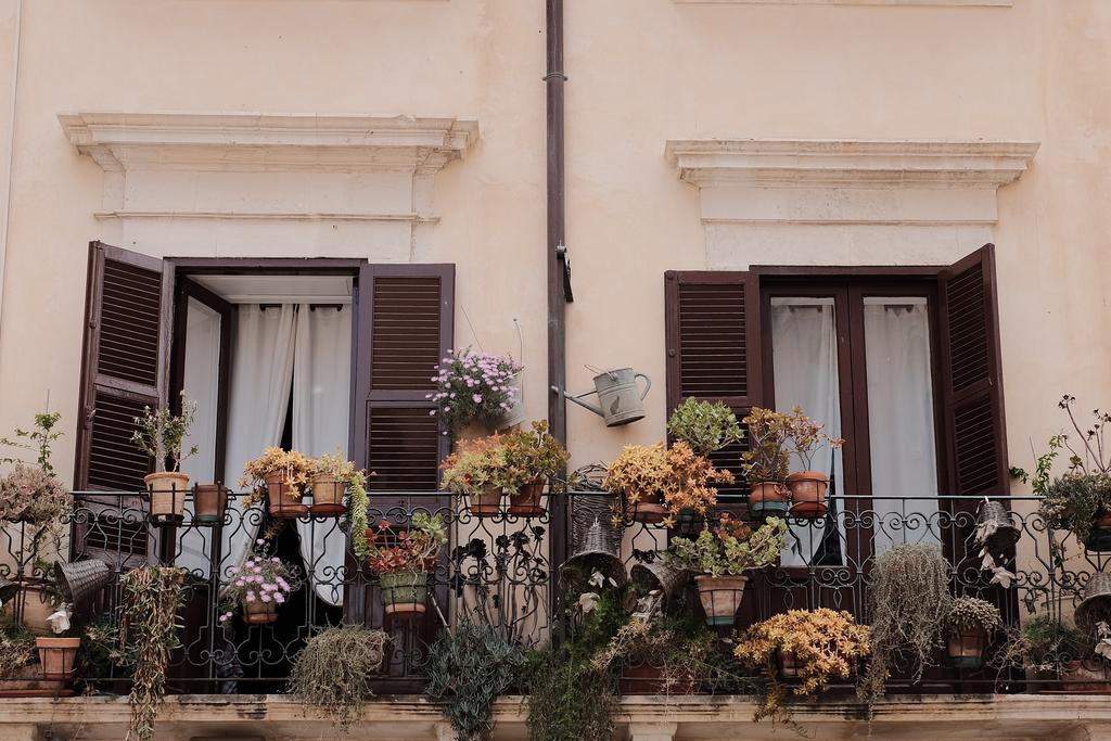 Il Salotto Di Maria Pia Bed & Breakfast Сиракуза Екстериор снимка